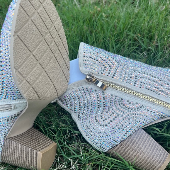 NWT bling bling booties - Picture 5 of 9